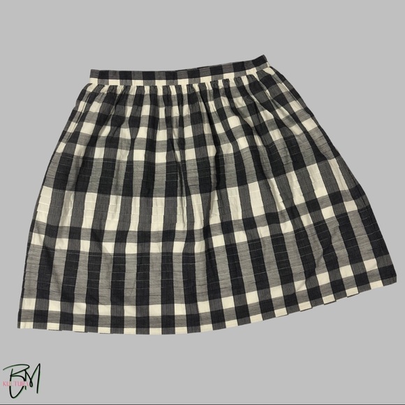 Tommy Hilfiger Dresses & Skirts - Tommy Hilfiger - B&W Plaid Skirt